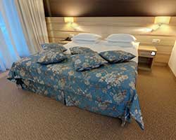 Сауны в районе метро Защитников Украины