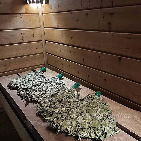 Большие черные точки баня