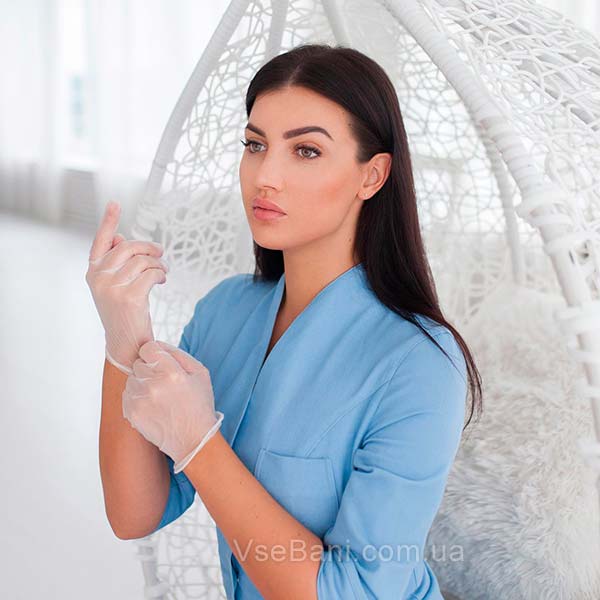 Как избавиться от черных точек на груди с помощью косметолога