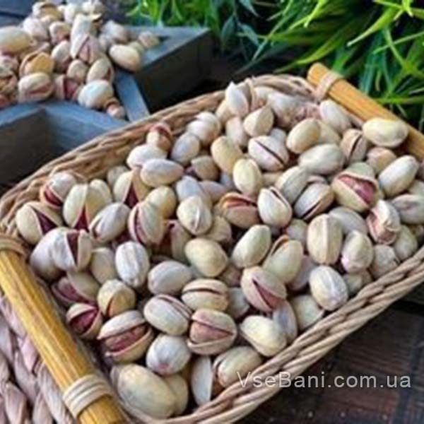 Неправильное питание - причина высыпаний. 