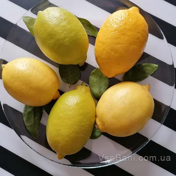 Сок лимона вполне способен снять покраснение кожи от прыща