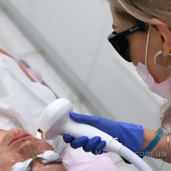 Как избавиться от прыщей на щеках