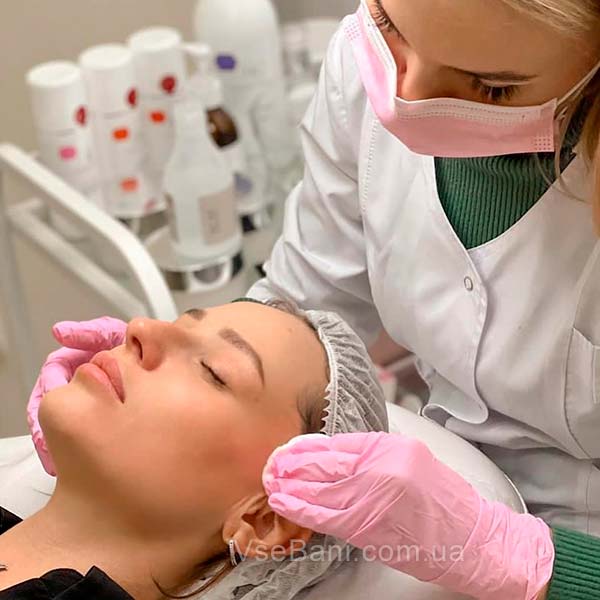 Расширенные поры: лечение. Косметолог