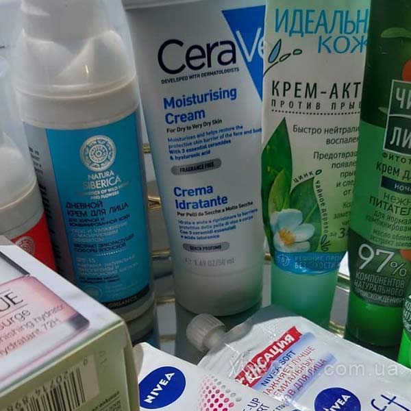 Увлажнение кожи снизит вероятность возникновения черных точек Увлажнение кожи снизит вероятность возникновения черных точек