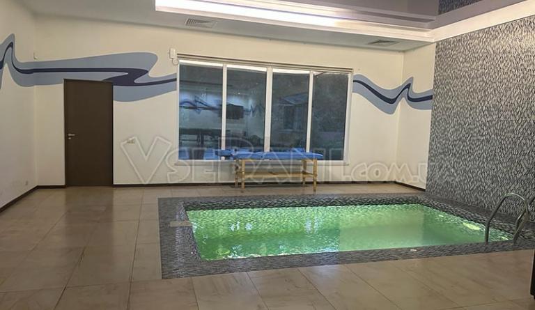 Заміський комплекс Golden Gate