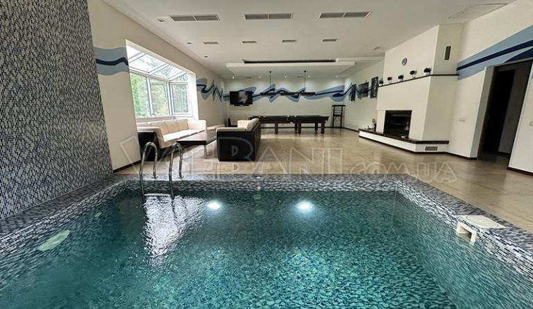 Заміський комплекс Golden Gate