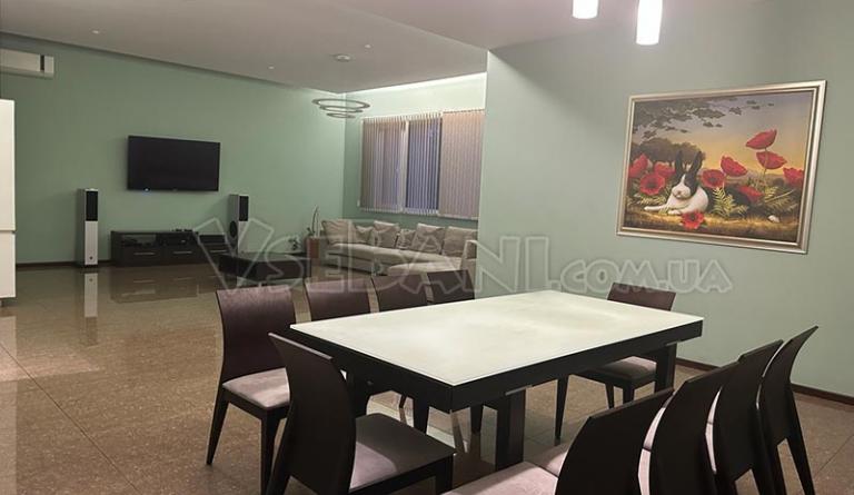 Заміський комплекс Golden Gate