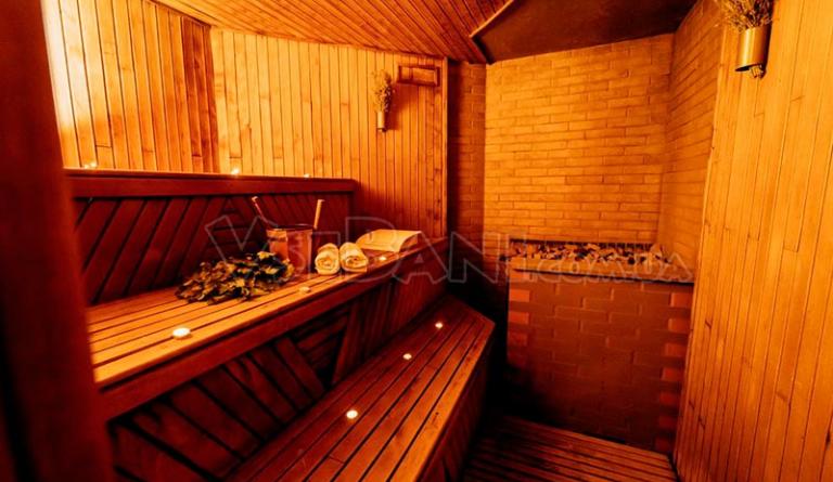 Сауна + хамам з басейном, лазня з водоспадом Vagnes