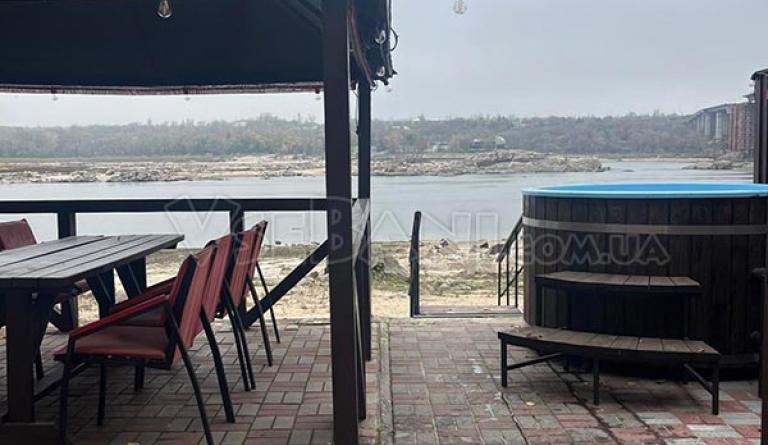  Баня-чан Яхт-клуб Бомбардир 