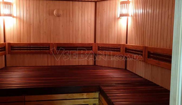 Банне подвір'ячко